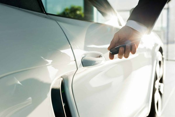 Location d'une porche : quels sont les avantages dont vous pourrez profiter ?